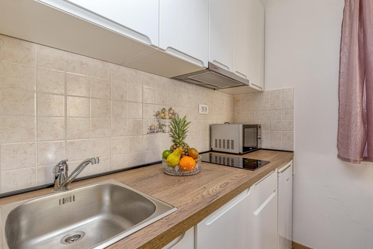 Villa Mihaela Трогир Экстерьер фото