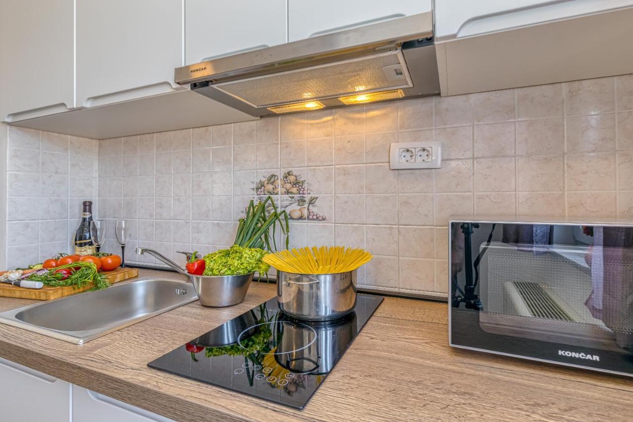 Villa Mihaela Трогир Экстерьер фото
