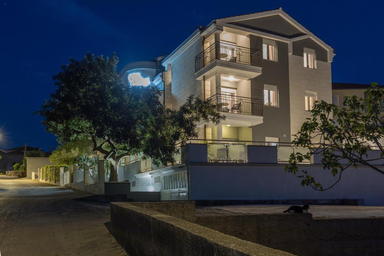 Villa Mihaela Трогир Экстерьер фото