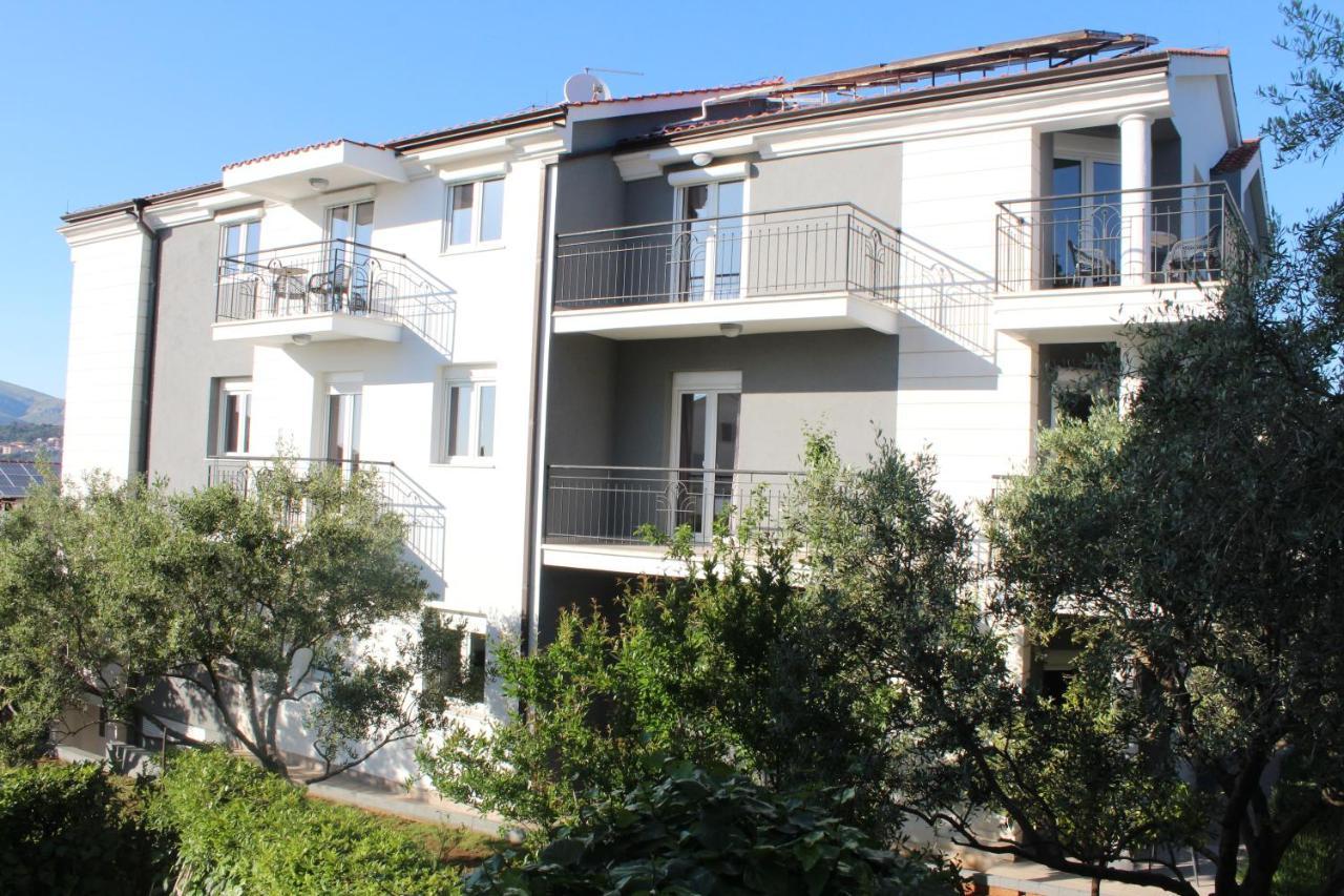 Villa Mihaela Трогир Экстерьер фото